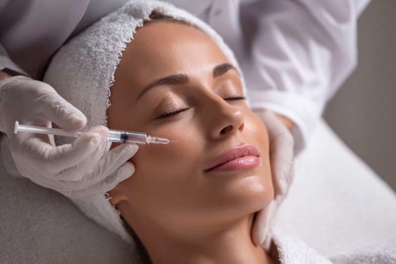 Mezoterapia mikroigłowa – potężna stymulacja kolagenu i przebudowa struktury skóry
